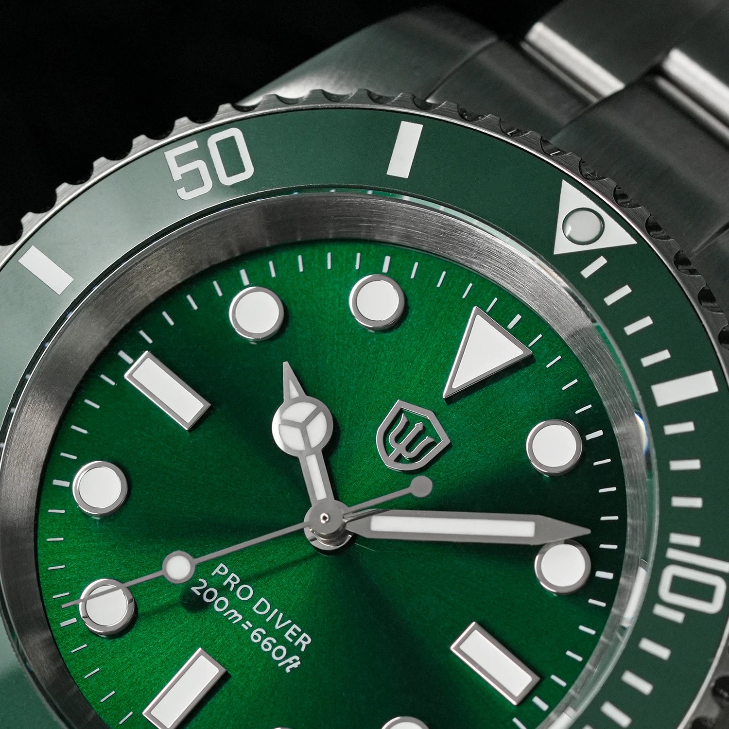 Watchdives WD1680Q V2 Green Dial Quartz Watches VH31 Sweep Second Movement Sapphire 200M Waterproof Stainless steel WristWatch